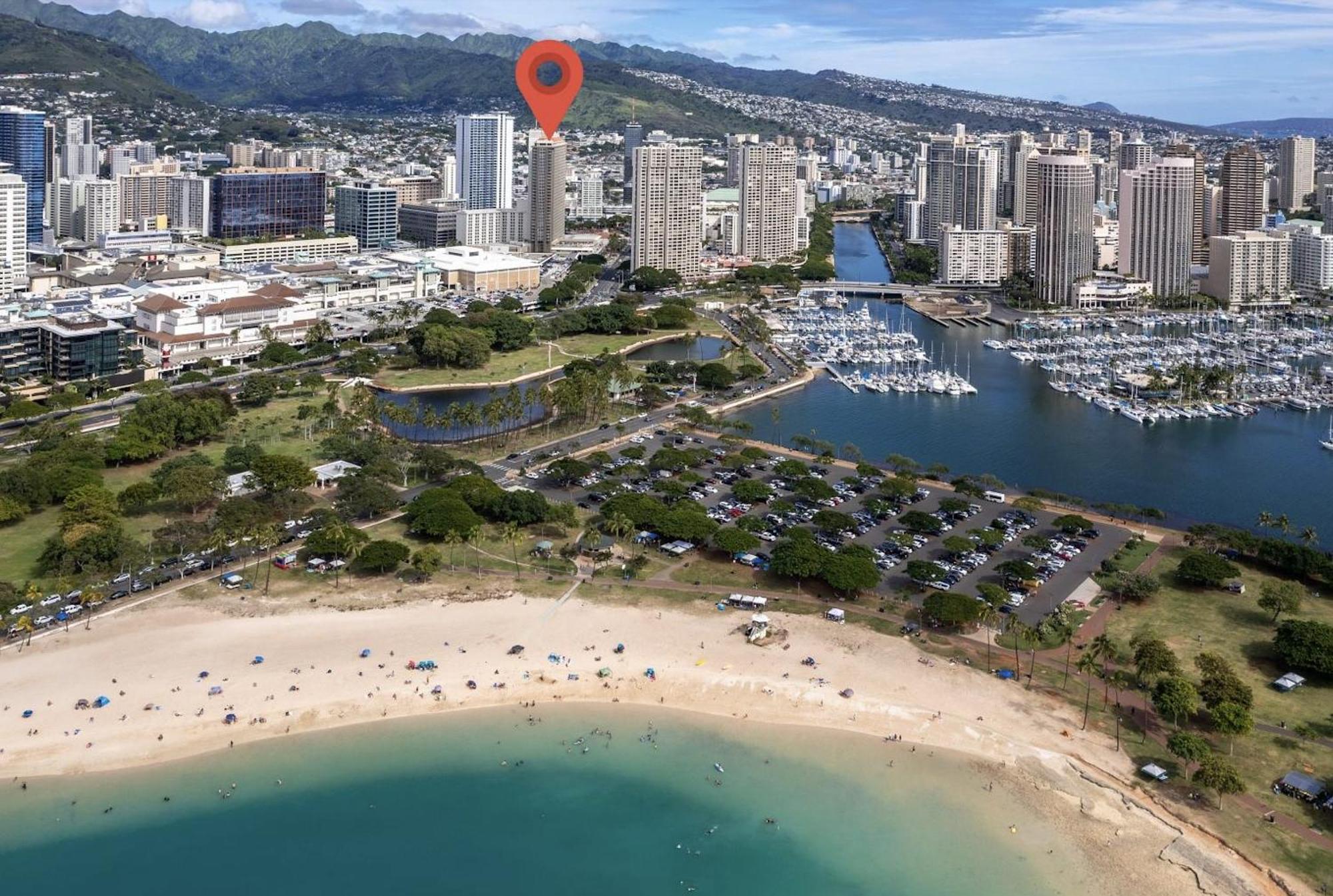 Ala Moana By Zelloo *